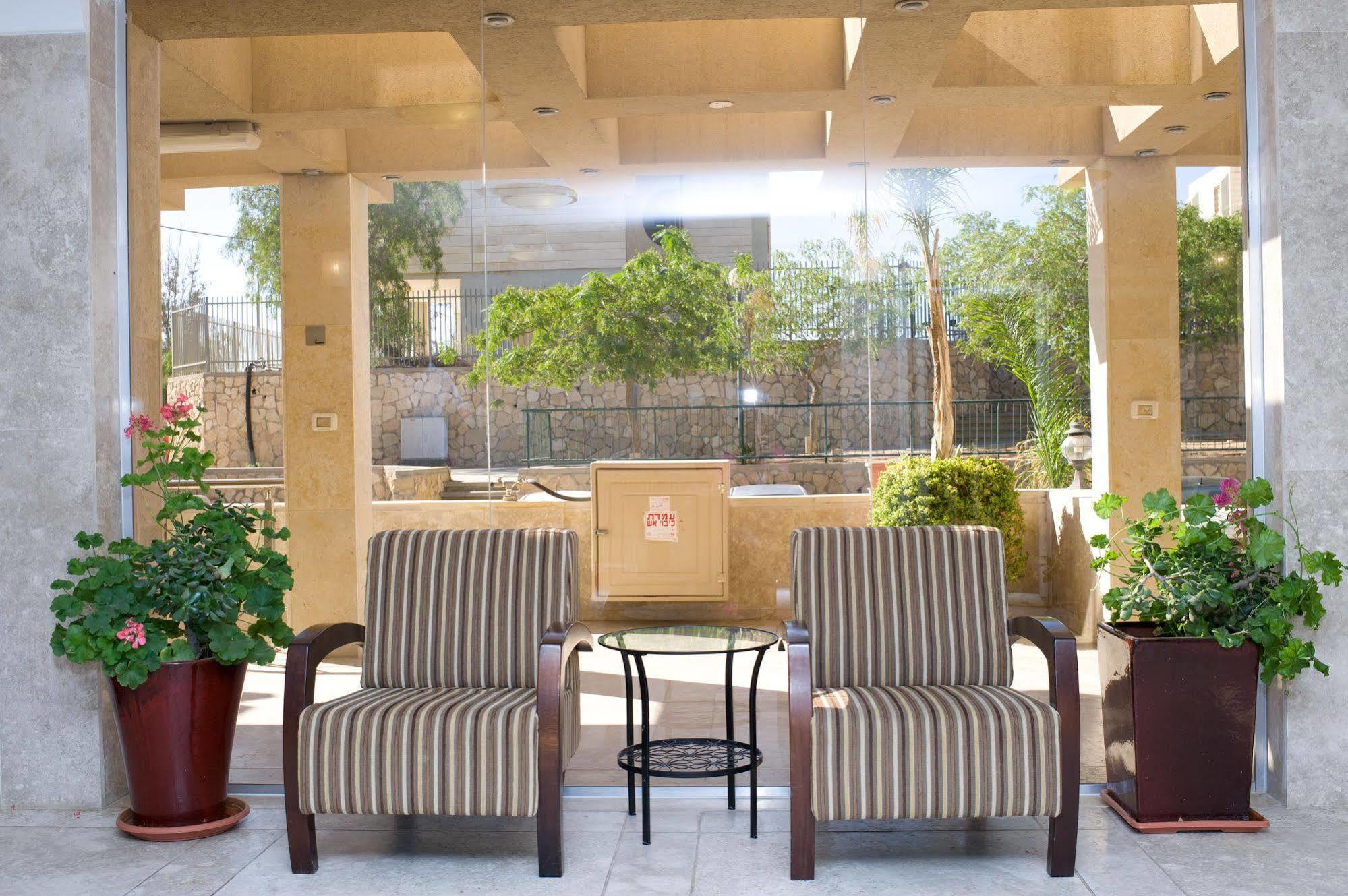 Ramon Suites By Smart Hotels Mitzpe Ramon Eksteriør bilde